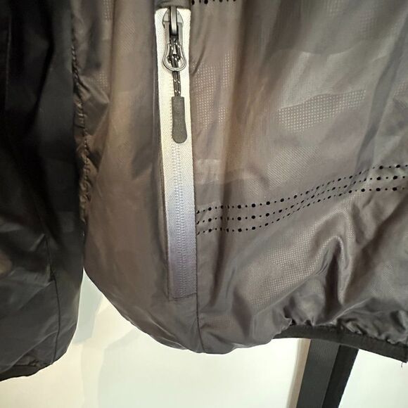 ✨host pick✨ NWOT Zyia Active Perforated Track Jacket, Black Camo, Size L - Picture 3 of 7
